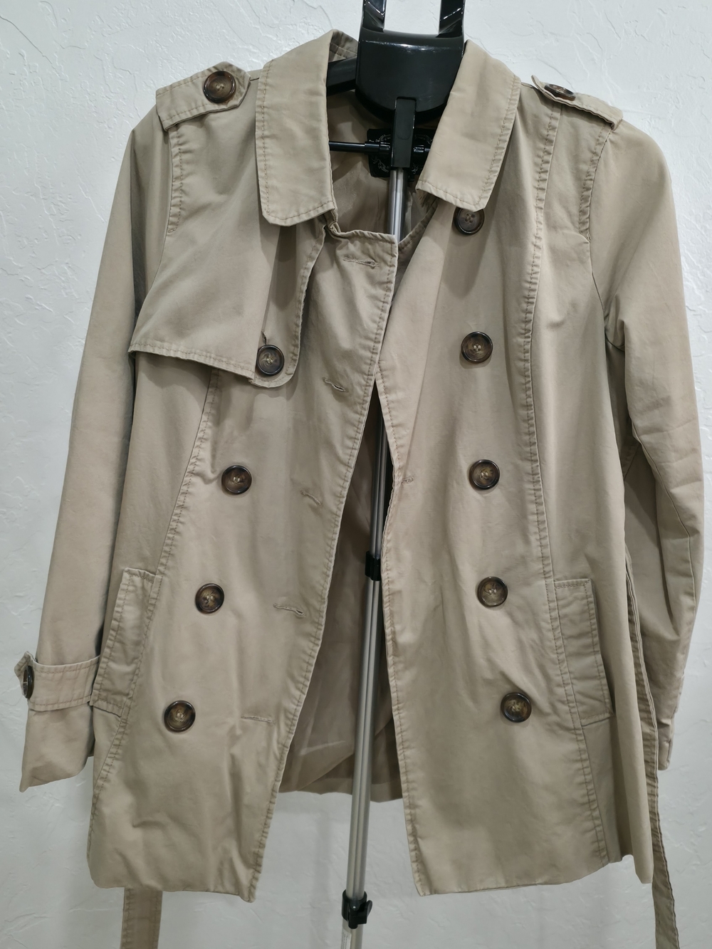 Ambiance Classic Beige Double-Breasted Trench